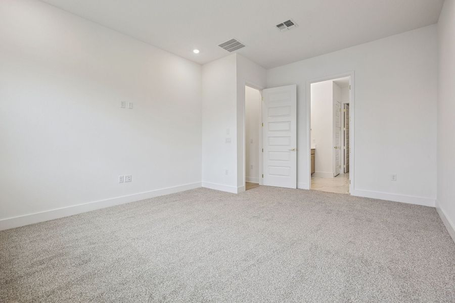 Spacious, unfurnished interior of a new home in Northlake at Ovation, Winter Garden (Image 23). Spacious, unfurnished interior of a new home in Northlake at Ovation, Winter Garden (Image 23).
