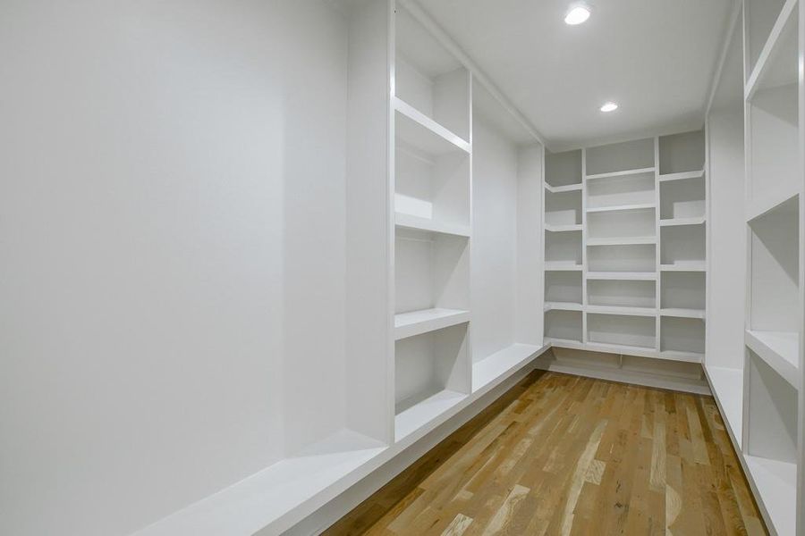 Spacious, unfurnished interior of a new home in , Atlanta (Image 21).