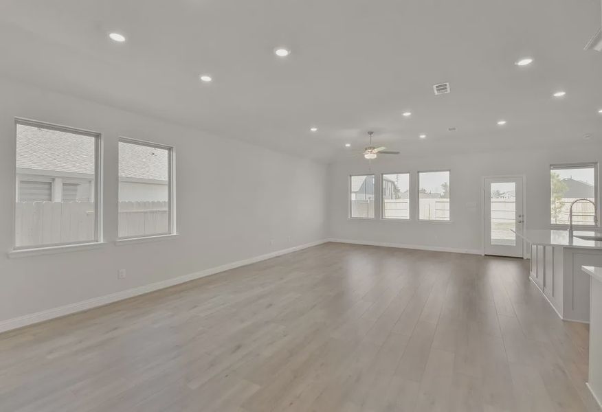 Plan 4049 dining room - 5 of 18