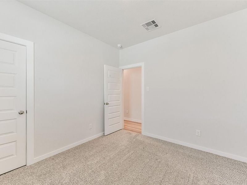 Spacious, unfurnished interior of a new home in Liberty Estates, Cleveland (Image 35).