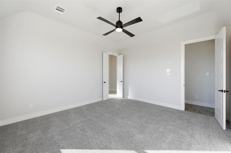 Spacious, unfurnished interior of a new home in Coyote Crossing, Godley (Image 38).