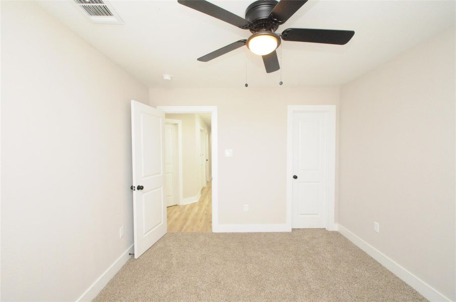 Spacious, unfurnished interior of a new home in , Houston (Image 24).