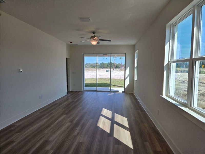 Spacious, unfurnished interior of a new home in Arbor Meadows, Spring Hill (Image 6).