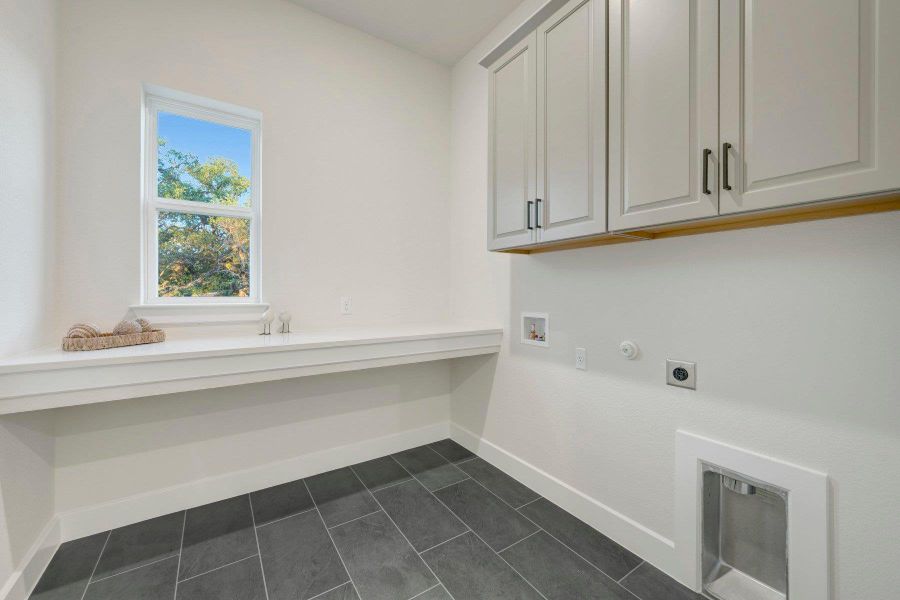 Utility Room (Staged)