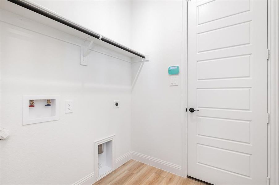 Spacious, unfurnished interior of a new home in , Midlothian (Image 19). Spacious, unfurnished interior of a new home in , Midlothian (Image 19).