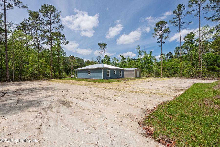 Exterior details and patio area of a home in , Hastings (Image 20).