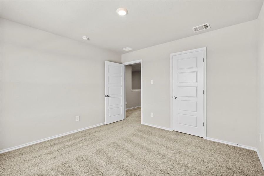 Spacious, unfurnished interior of a new home in Orchard Village, Fort Worth (Image 20).