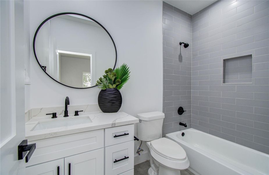 Third floor ensuite bathroom