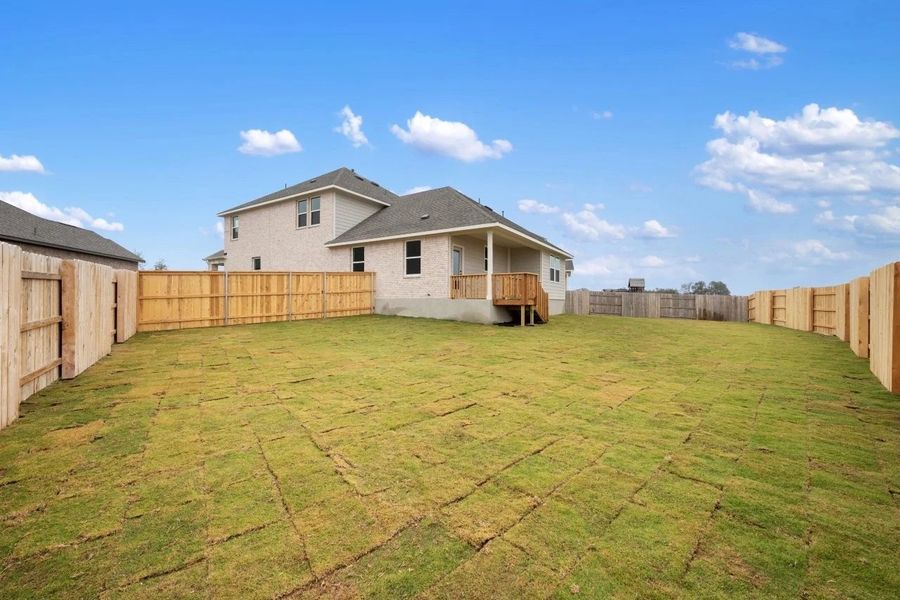 Exterior details and patio area of a home in Berry Creek Highlands, Georgetown (Image 28).