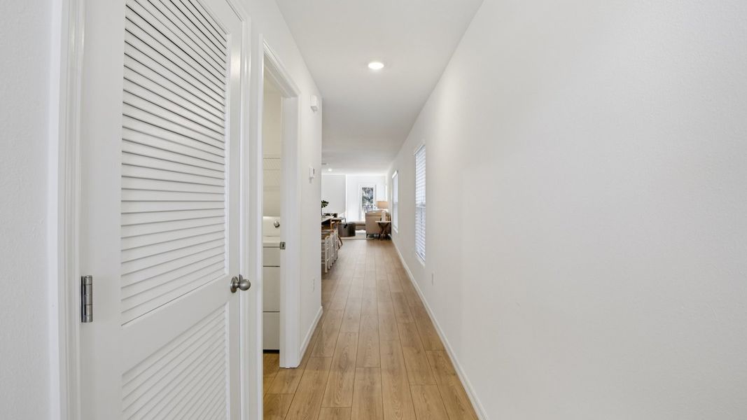 Spacious, unfurnished interior of a new home in Angeline, Land O' Lakes (Image 20).