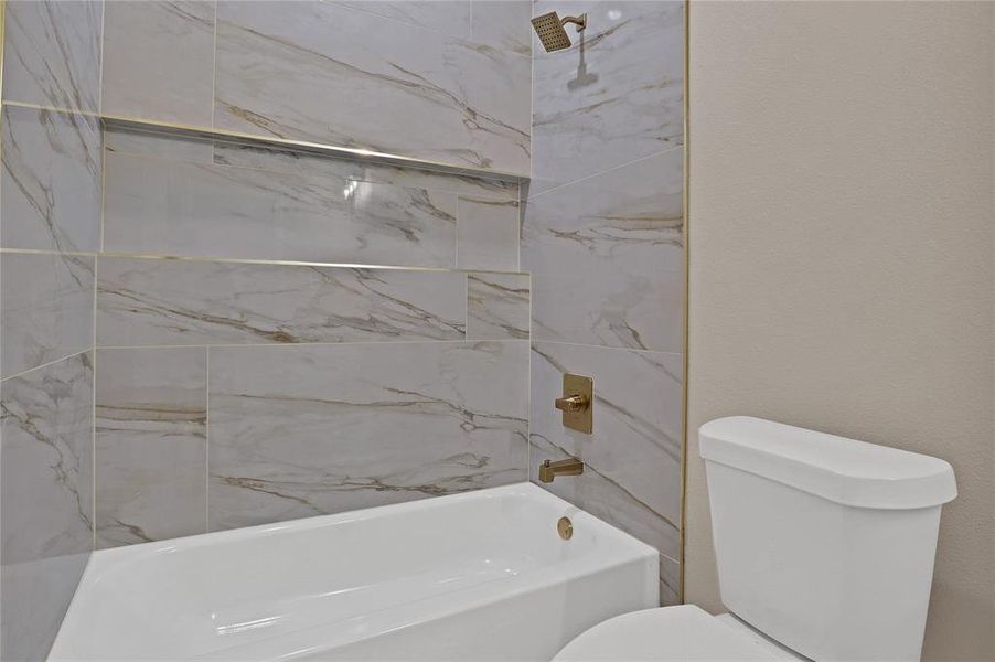 Furnished interior view inside a new home in , Granbury (Image 11).