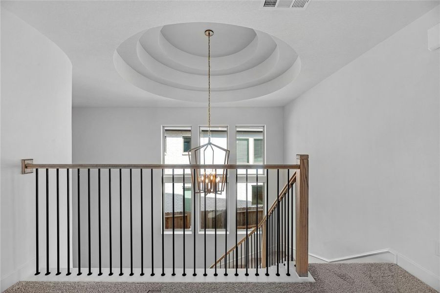 Representative image. Features, selections and colors may vary.