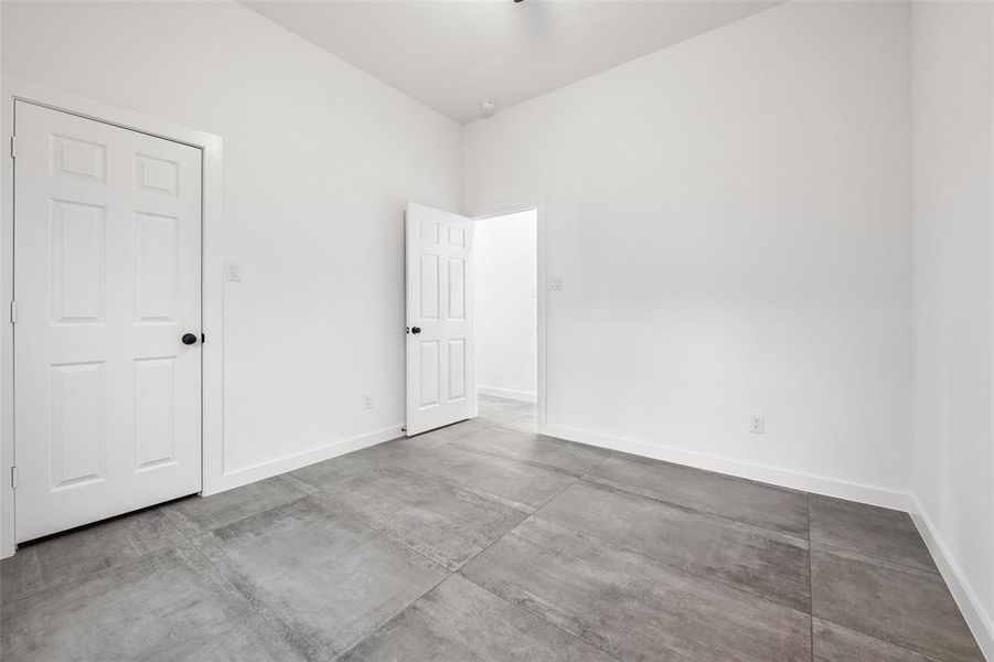 Spacious, unfurnished interior of a new home in , Dallas (Image 17).