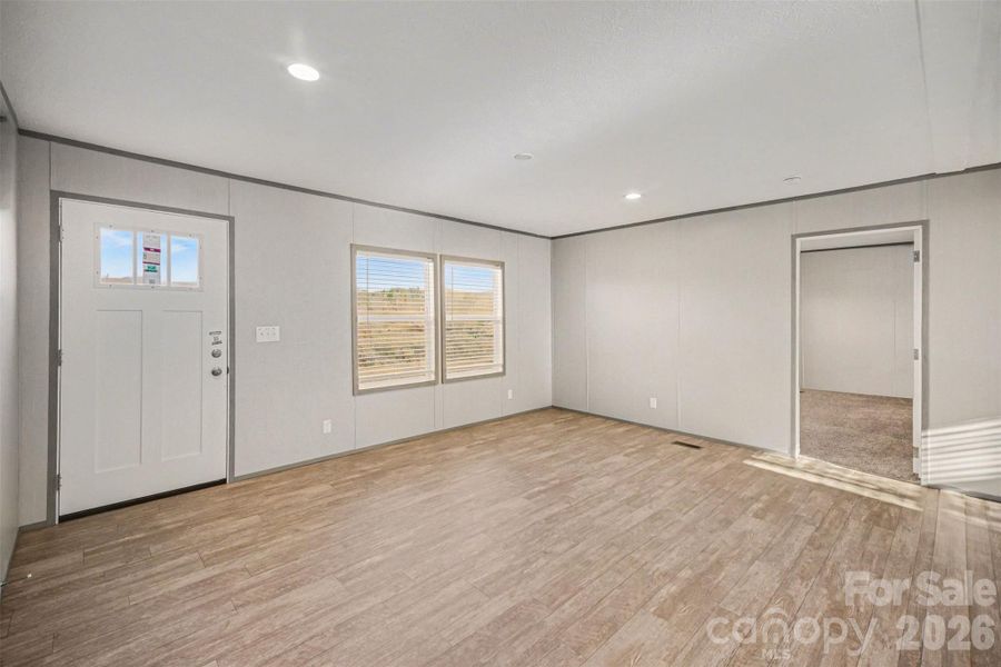 Spacious, unfurnished interior of a new home in , Shelby (Image 23).