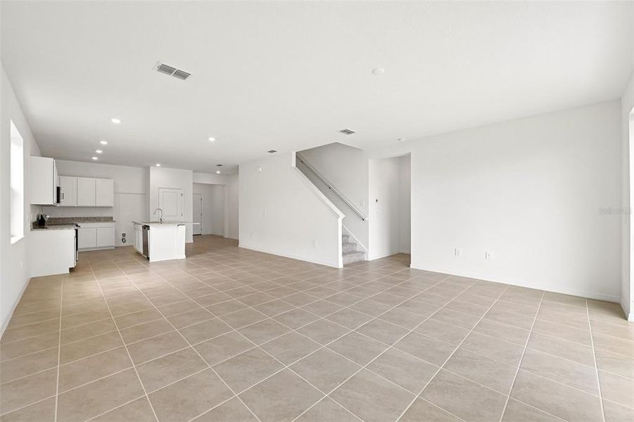 Spacious, unfurnished interior of a new home in Southpointe, Palmetto (Image 12). Spacious, unfurnished interior of a new home in Southpointe, Palmetto (Image 12).