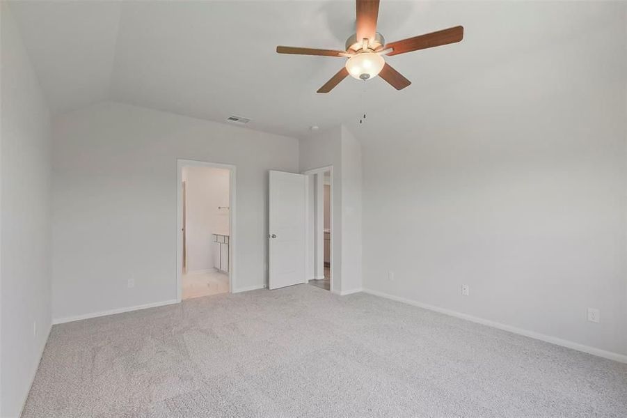Spacious, unfurnished interior of a new home in Sierra Vista, Rosharon (Image 18). Spacious, unfurnished interior of a new home in Sierra Vista, Rosharon (Image 18).