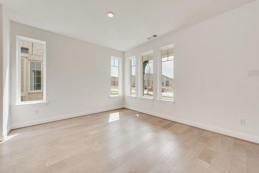Spacious, unfurnished interior of a new home in Prairie Ridge, Midlothian (Image 23). Spacious, unfurnished interior of a new home in Prairie Ridge, Midlothian (Image 23).
