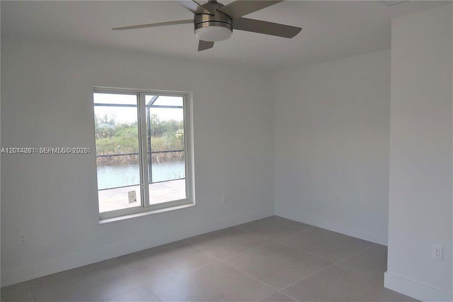 Spacious, unfurnished interior of a new home in , Port Charlotte (Image 33).