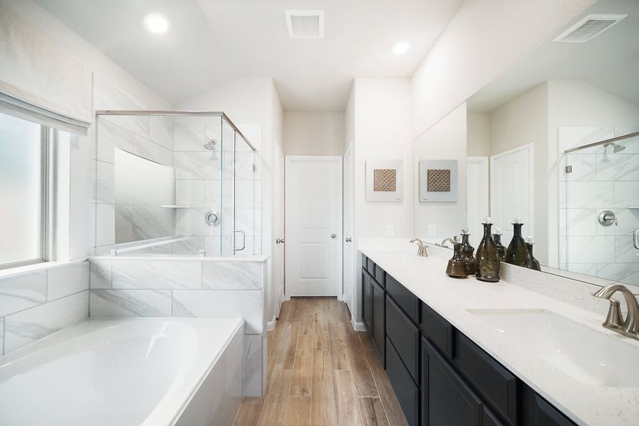 Representative furnished interior of a home built from the Maxwell by Beazer Homes in Copia Pines, Montgomery (Image 8).
