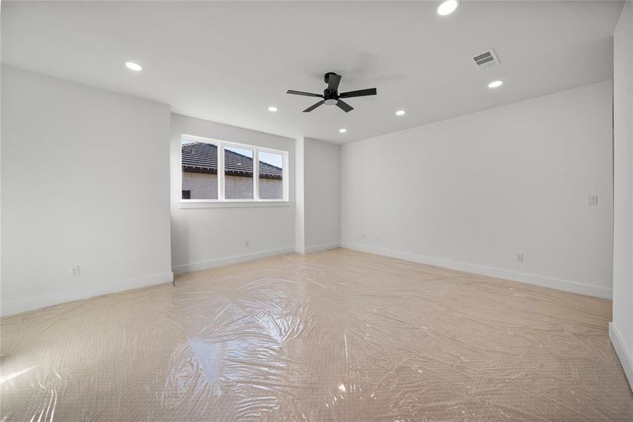 Spacious, unfurnished interior of a new home in , Garland (Image 25).