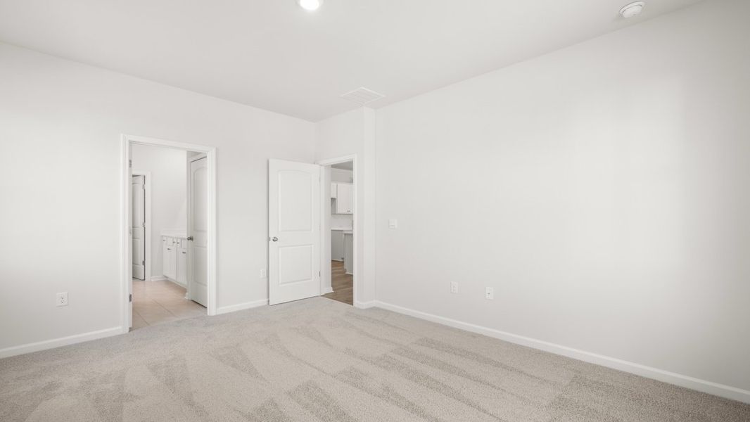 Representative unfurnished interior of a home built from the Belfort by D.R. Horton in Hamptons at Riverwood North, Dallas (Image 17).