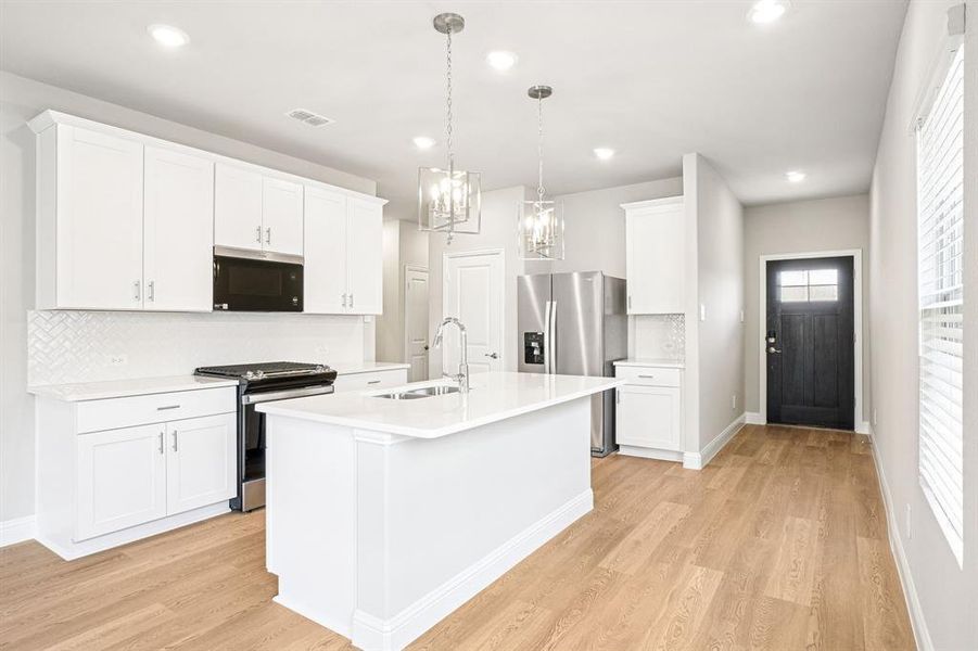 Photo is not of the actual home, but is an inspirational photo of builder’s model home and may depict options, furnishings, and/or decorator features that are not included. Photo is not of the actual home, but is an inspirational photo of builder’s model home and may depict options, furnishings, and/or decorator features that are not included.