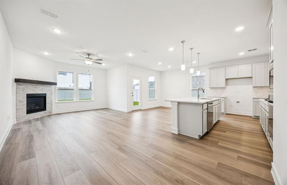 Bright and inviting gathering room perfect for entertaining Bright and inviting gathering room perfect for entertaining