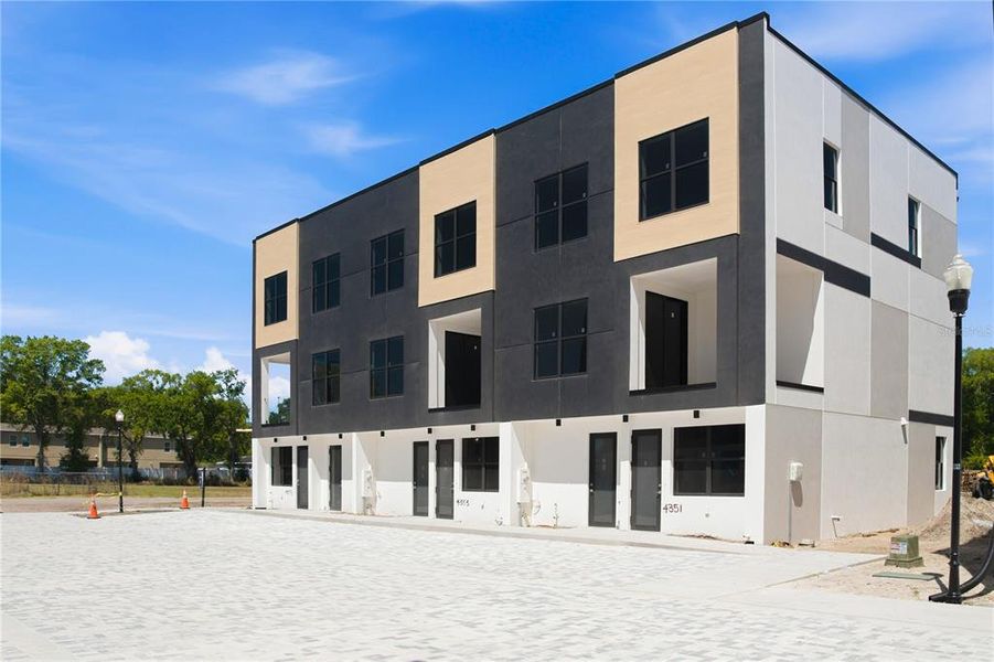 Image 18 of a home in .