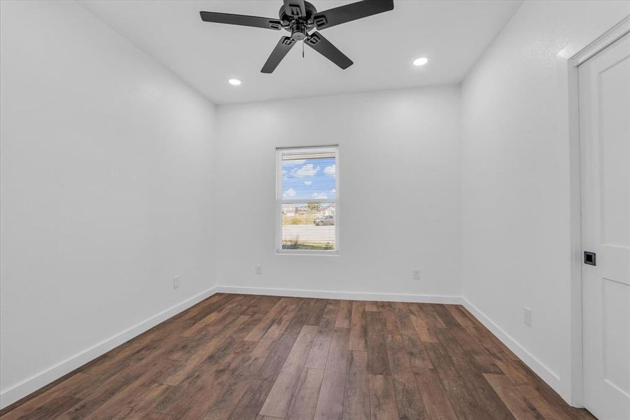 Spacious, unfurnished interior of a new home in , Hewitt (Image 27).