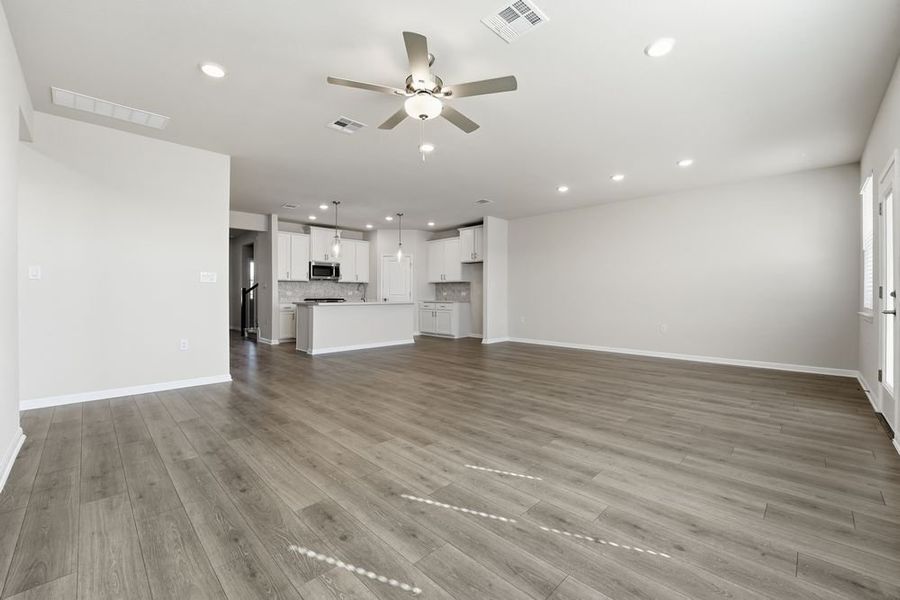Spacious, unfurnished interior of a new home in Lisso, Pflugerville (Image 14).