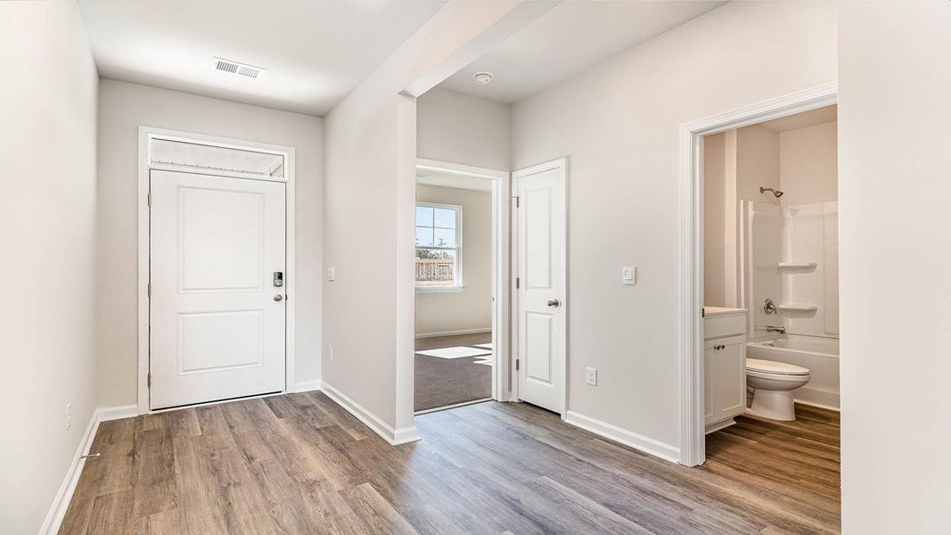 Spacious, unfurnished interior of a new home in Kingston Bay, Conway (Image 10).