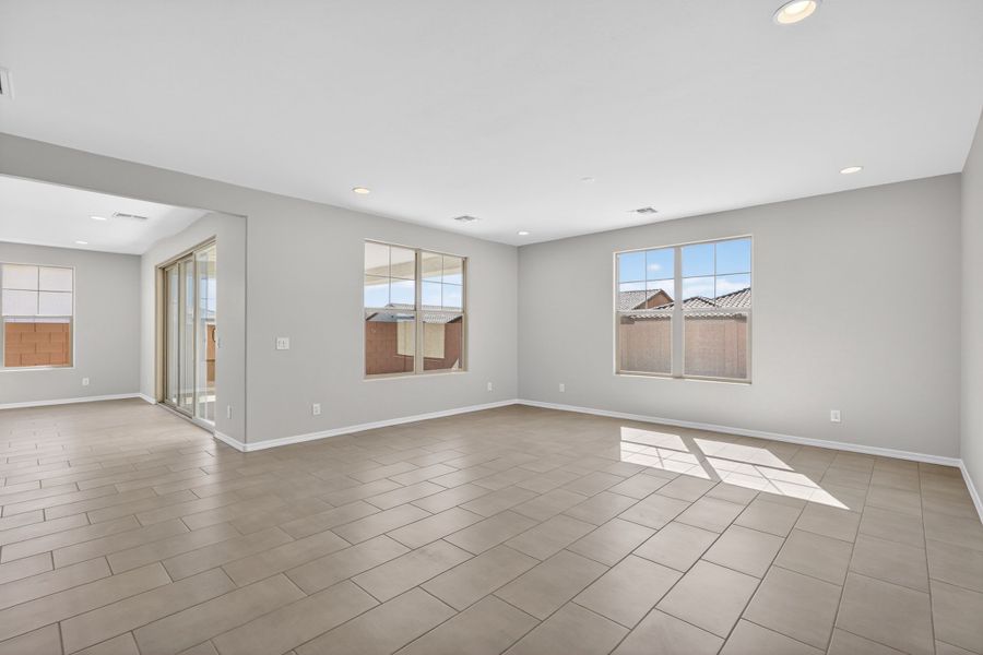Spacious, unfurnished interior of a new home in Artisan at Asante, Surprise (Image 16). Spacious, unfurnished interior of a new home in Artisan at Asante, Surprise (Image 16).