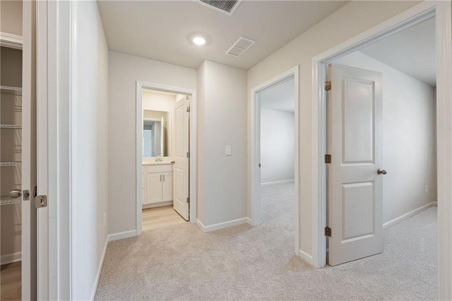 Spacious, unfurnished interior of a new home in Creekside at Oxford Park, Fairburn (Image 28).