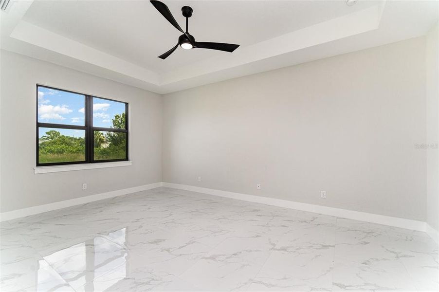 Spacious, unfurnished interior of a new home in , Lehigh Acres (Image 23).