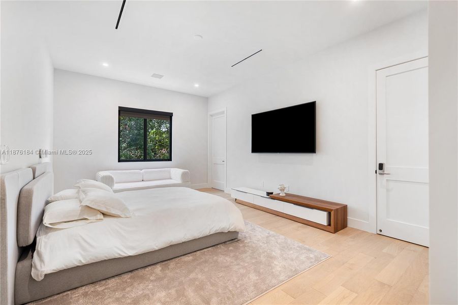 Furnished interior view inside a new home in , Pinecrest (Image 55). Furnished interior view inside a new home in , Pinecrest (Image 55).