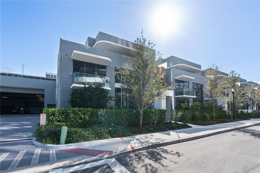 Condo located in Tampa, FL showcasing its design and architecture (Image 30). Condo located in Tampa, FL showcasing its design and architecture (Image 30).