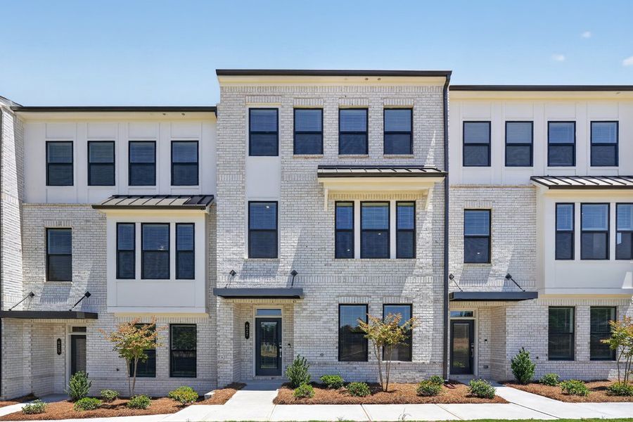 Condo located in Cumming, GA showcasing its design and architecture (Image 3).