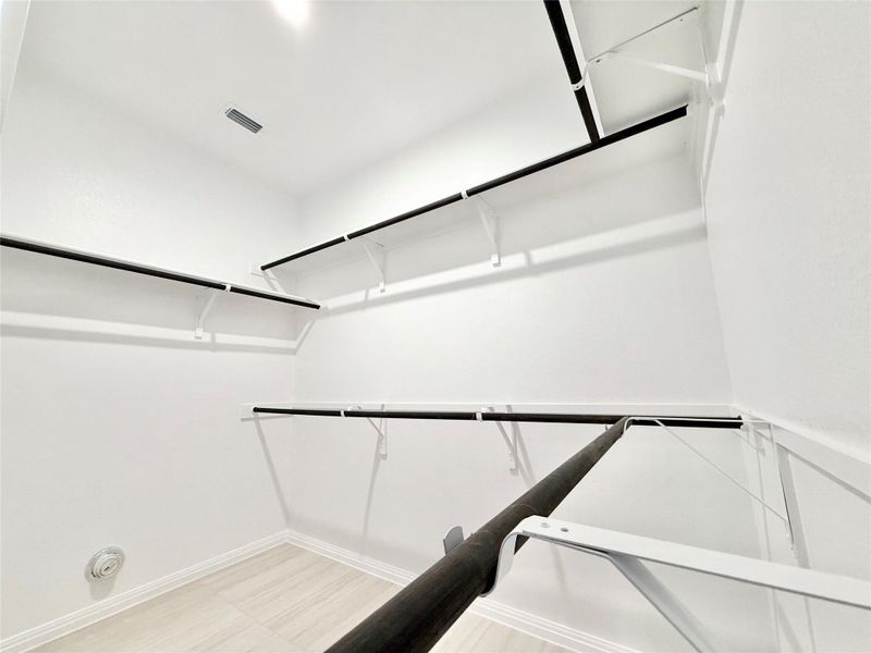 Spacious, unfurnished interior of a new home in Porter Country, Buda (Image 19). Spacious, unfurnished interior of a new home in Porter Country, Buda (Image 19).