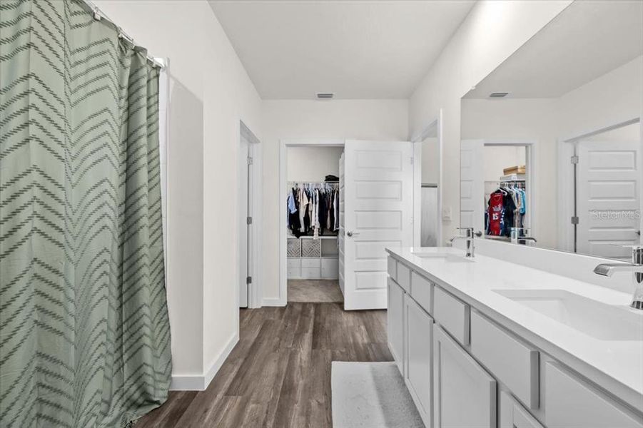 Furnished interior view inside a new home in Epperson, Wesley Chapel (Image 12).