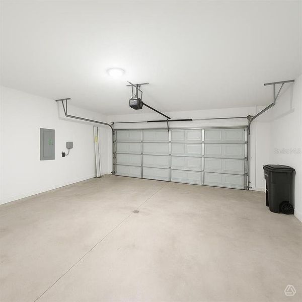 Spacious, unfurnished interior of a new home in Broadleaf, Parrish (Image 15).