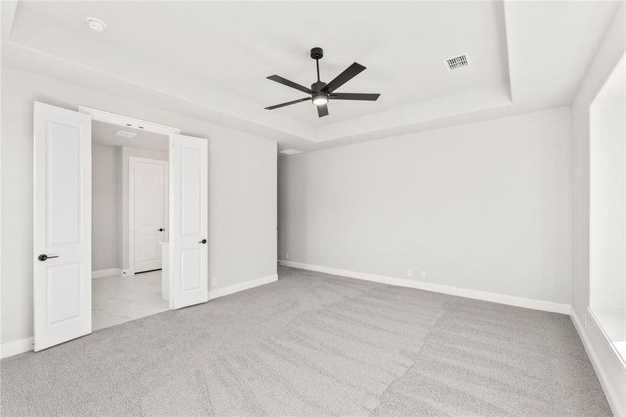 Spacious, unfurnished interior of a new home in Crystal Lake Estates, Red Oak (Image 23). Spacious, unfurnished interior of a new home in Crystal Lake Estates, Red Oak (Image 23).