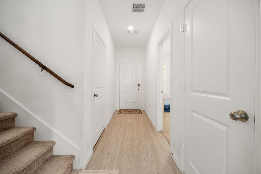 Spacious, unfurnished interior of a new home in Mavera, Conroe (Image 24).