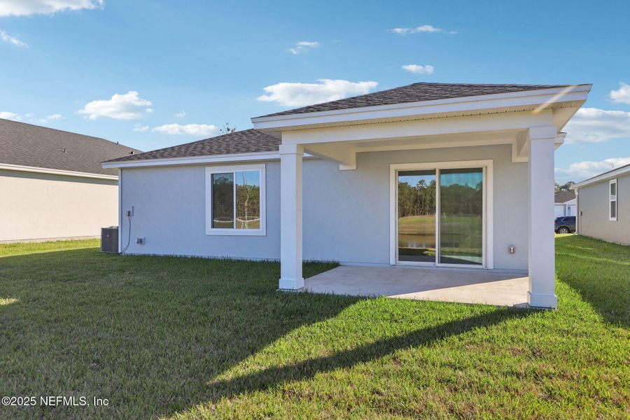 Exterior details and patio area of a home in Azalea Creek, Jacksonville (Image 3).