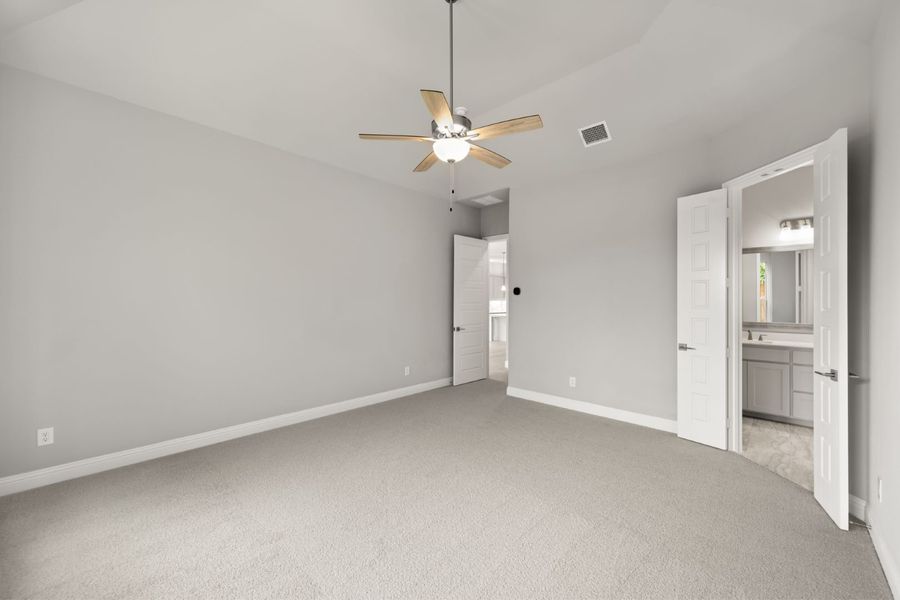 Representative unfurnished interior of a home built from the Austin by Windsor Homes in Walton Ridge, Corinth (Image 24). Representative unfurnished interior of a home built from the Austin by Windsor Homes in Walton Ridge, Corinth (Image 24).