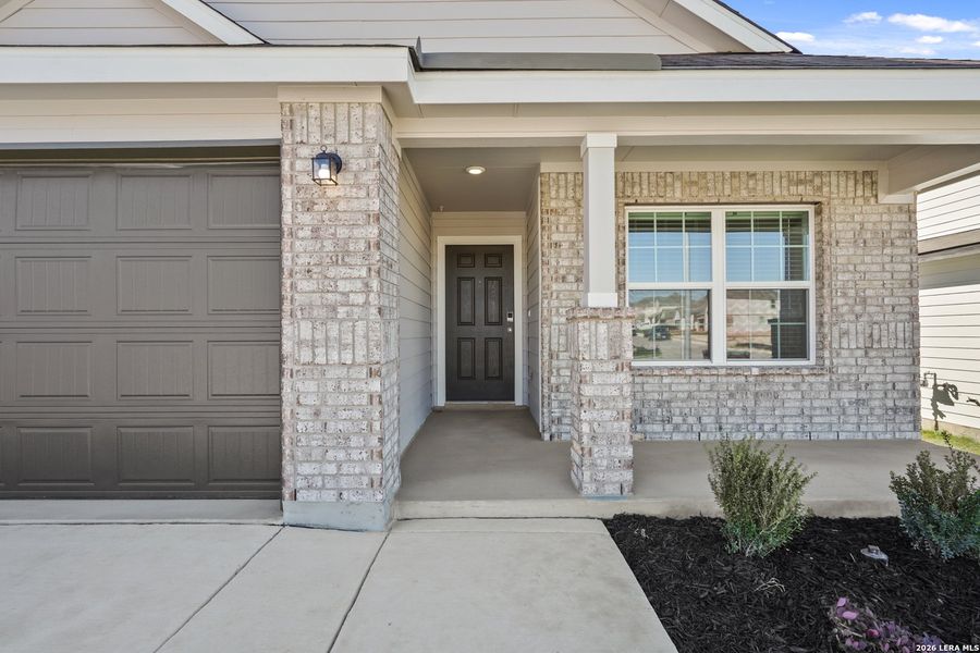 Exterior details and patio area of a home in Hunters Ranch, San Antonio (Image 20).
