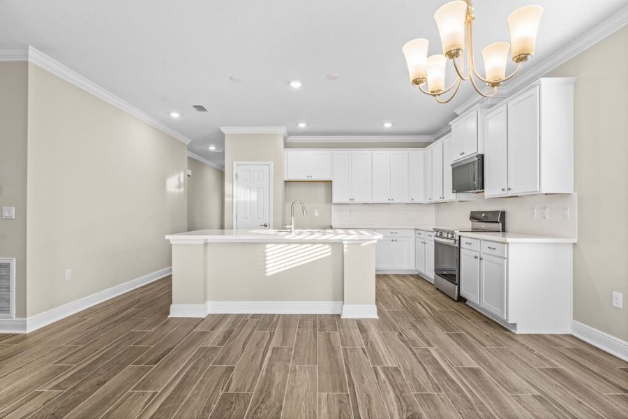 Furnished interior view inside a new home in Lake Merial, Panama City (Image 12).