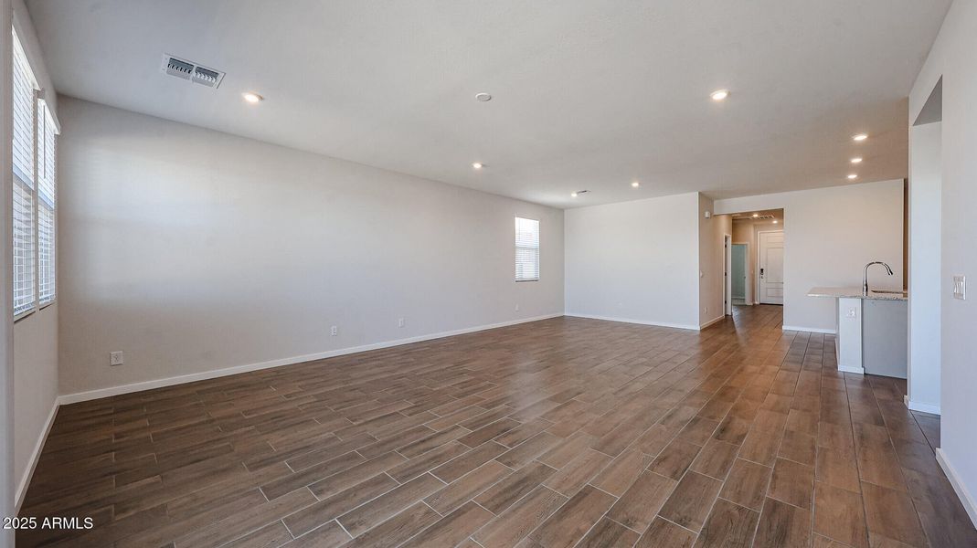 05_New-Home-for-Sale_Surprise-AZ_Century