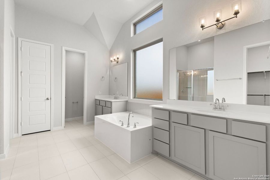 Furnished interior view inside a new home in Homestead, Schertz (Image 12).