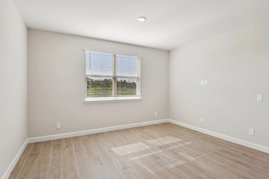 Large family room space with double window for ideal lighting