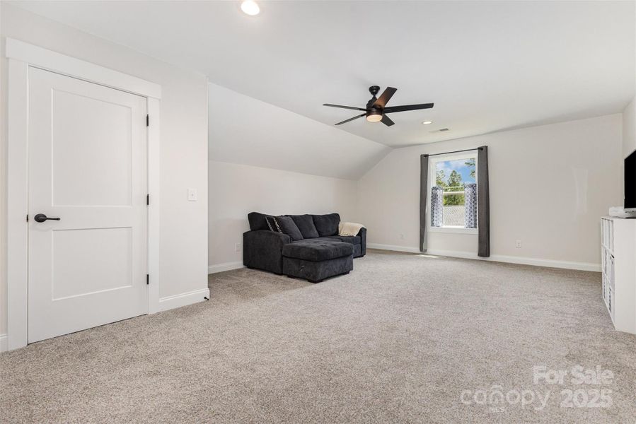 Image 34 of a home in . Image 34 of a home in .